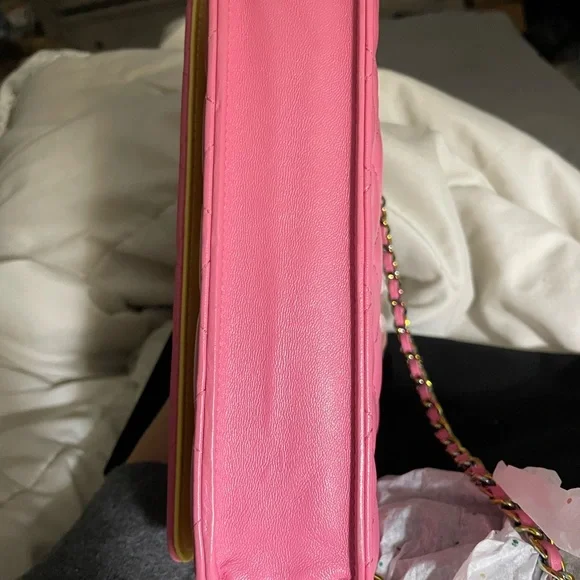 CHANEL PINK 21P WOC IRIDESCENT HARDWARE LIMITED EDITION Beautiful 💕 ❌sold FF❌ - Picture 9 of 16